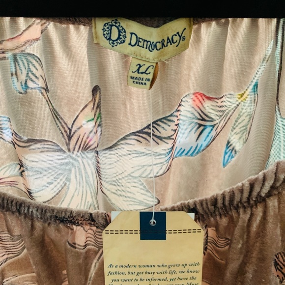 Velvet Off-the-Shoulder Top - Picture 2 of 4